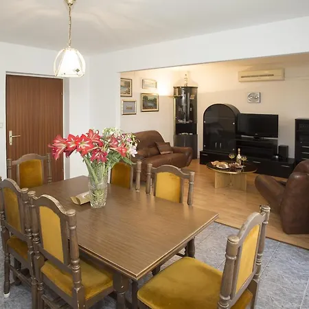 Apartamento Apartman Tina *