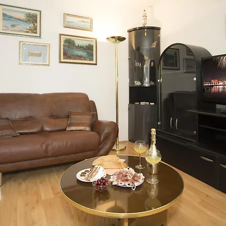 Apartman Tina *