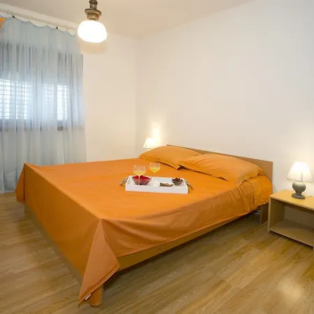 Apartman Tina Apartment *