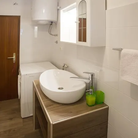 Apartman Tina Apartment